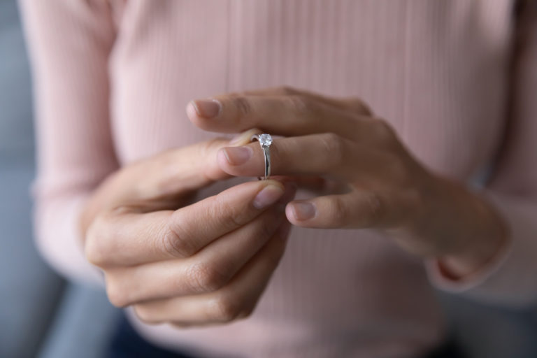 selling wedding ring after divorce