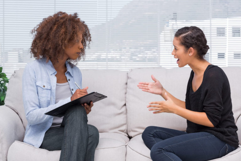difference between a divorce coach and a therapist
